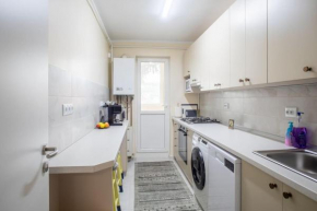 Newly Remodeled, Furnished, 3 Room Flat with Balcony and mountain views in Cluj